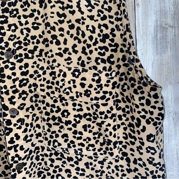 Equipment 100% Silk Leopard Button Front Sleeveless Blouse - Picture 3 of 5